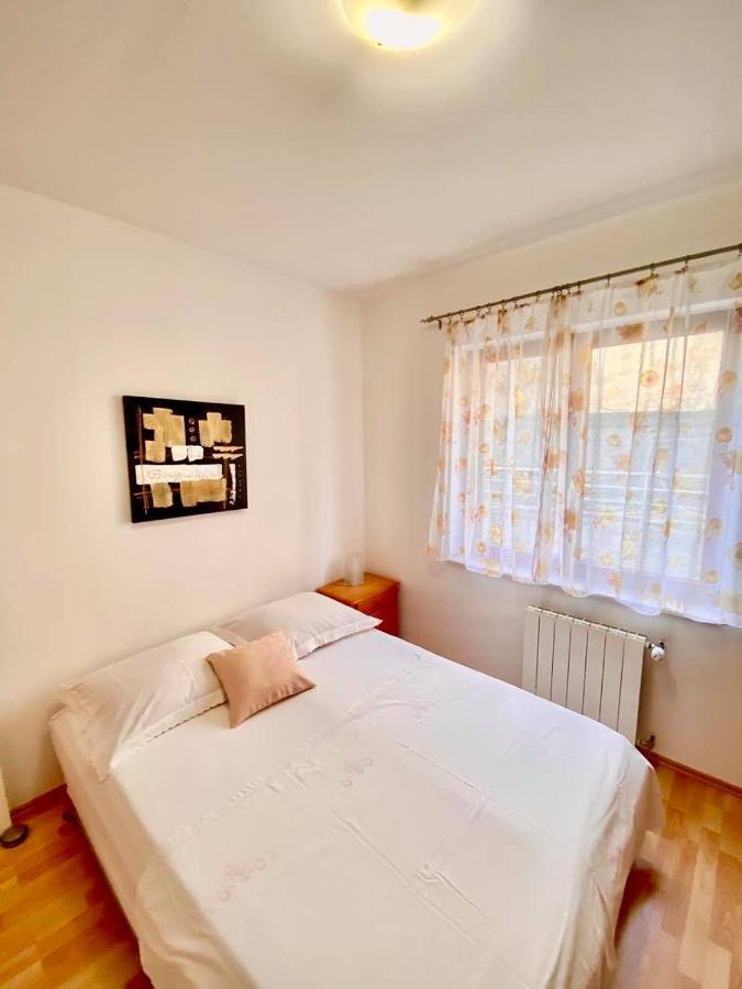 Apartment Neda Podstrana